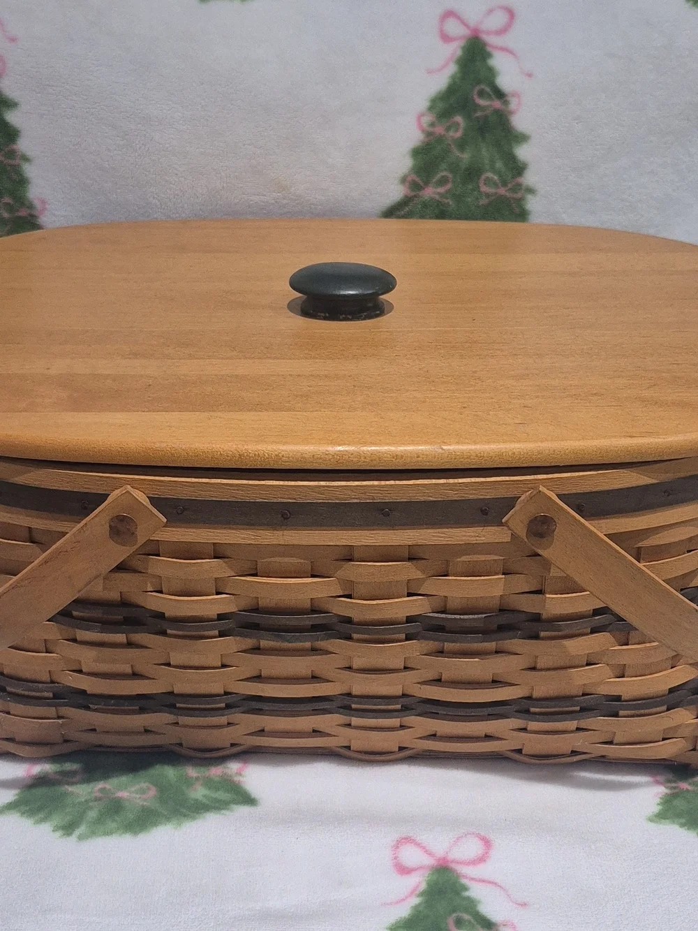 Longaberger Traditions Collection Woven Picnic Basket in Natural Brown